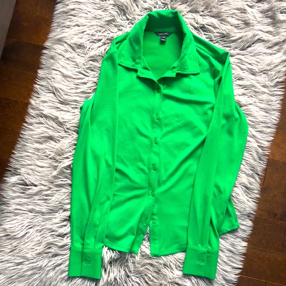 Green shirt - Picture 4 of 4